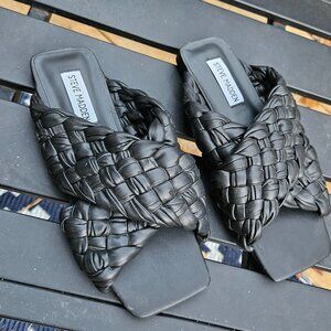 Steve Madden Marina woven slide Size 7M